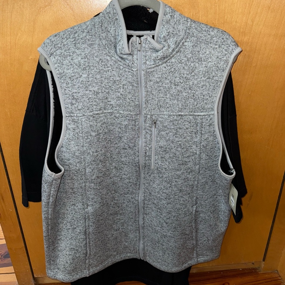 Men's Gray Sleeveless Sweater Vest